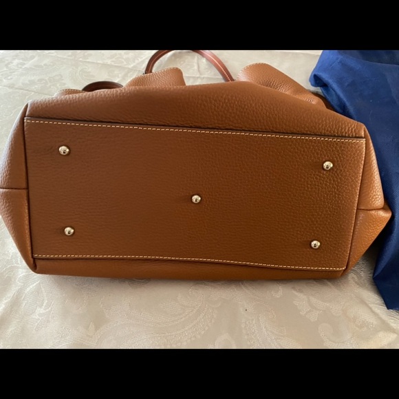 BRAND NEW w tags Dooney & Bourke pebbled leather Flynn shoulder bag in Caramel - Picture 6 of 9